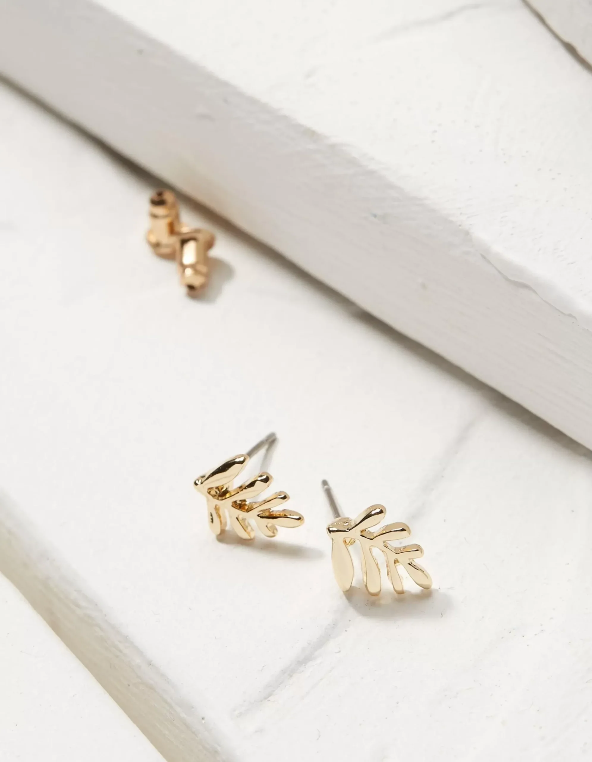 Women FatFace View All|Leaf Stud Earrings